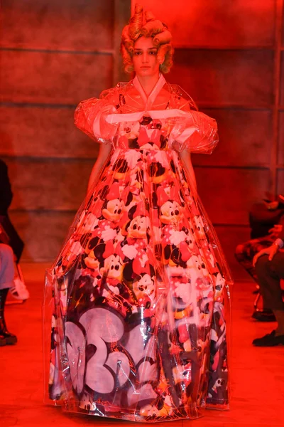 Look 18